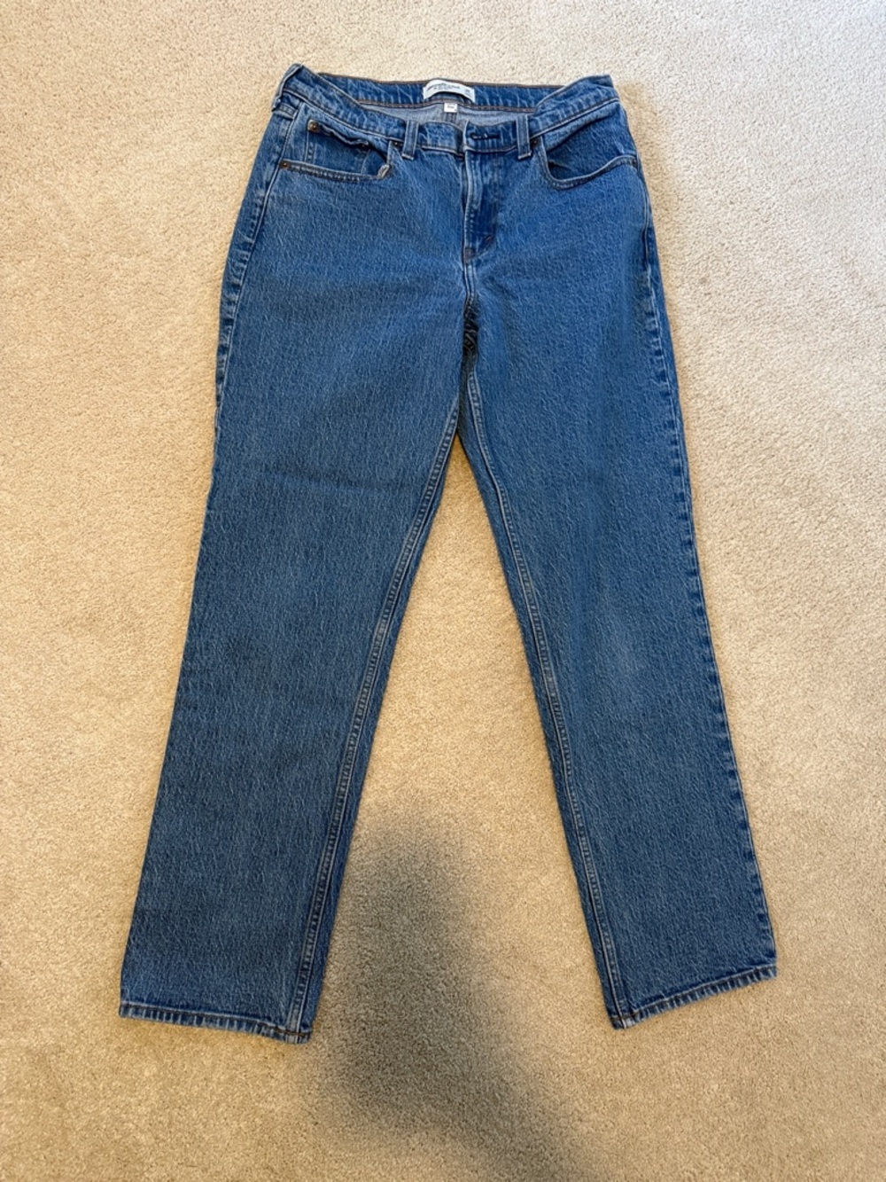Abercrombie & Fitch Curve Love Mid Rise 90s Straight Jean